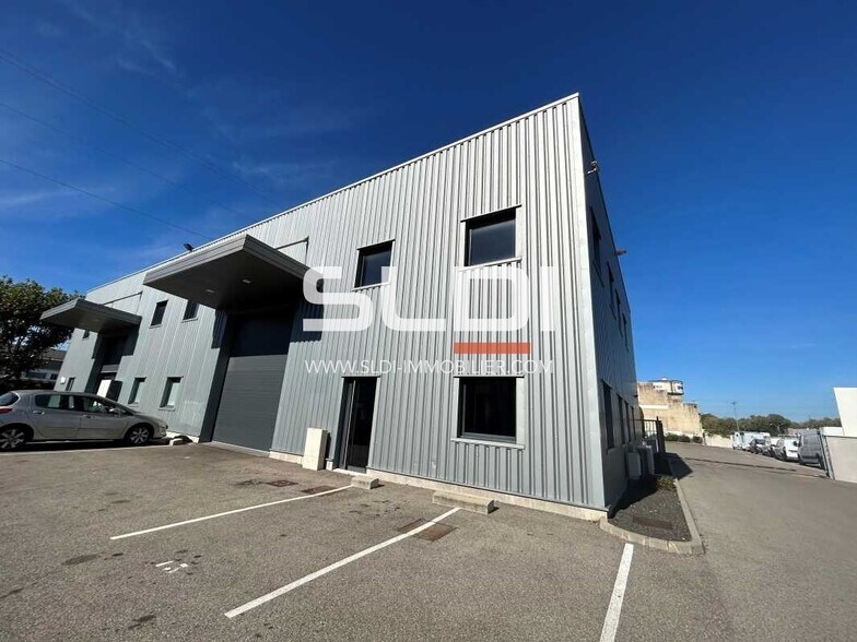 Avenue B Cité Berliet, Saint-Priest to rent - Building Photo - Image 1 of 8