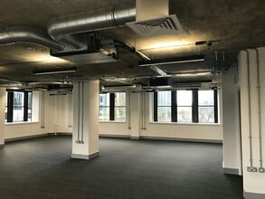 Wood St, Cardiff to rent Interior Photo- Image 2 of 8