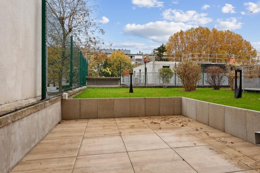 Office in Boulogne-Billancourt to rent - Building Photo - Image 2 of 14