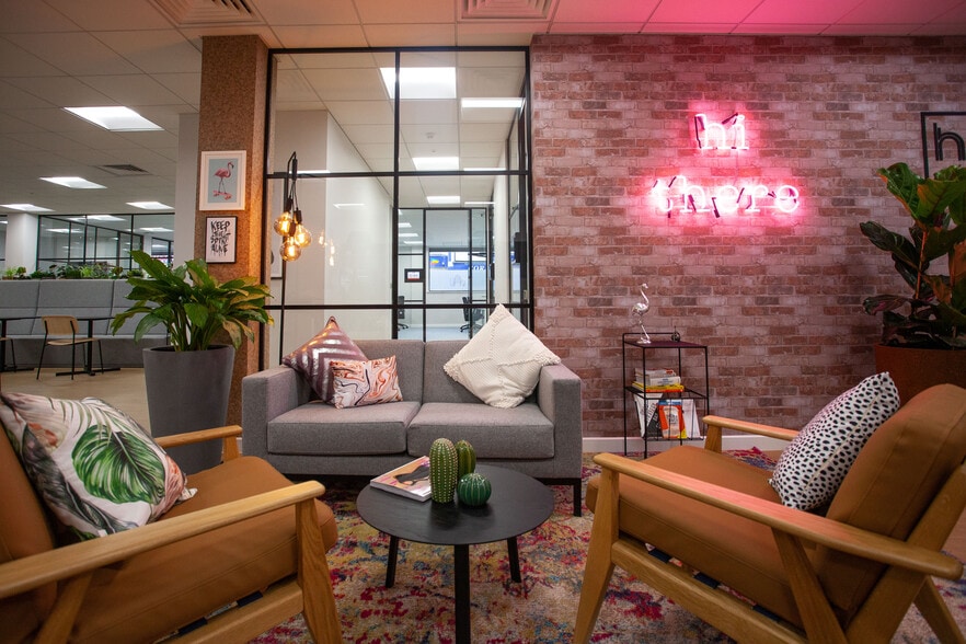 2 Grosvenor Sq, Southampton to rent - Interior Photo - Image 2 of 9