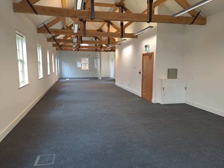 12-13 Arm And Sword Ln, Hatfield to rent - Building Photo - Image 2 of 10