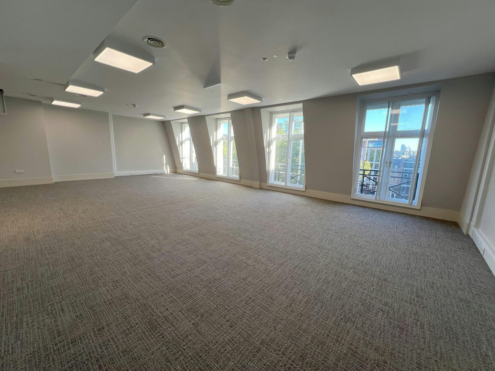 16 Hanover Sq, London to rent Interior Photo- Image 1 of 3