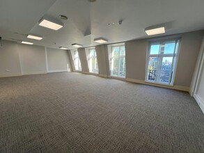 16 Hanover Sq, London to rent Interior Photo- Image 1 of 3