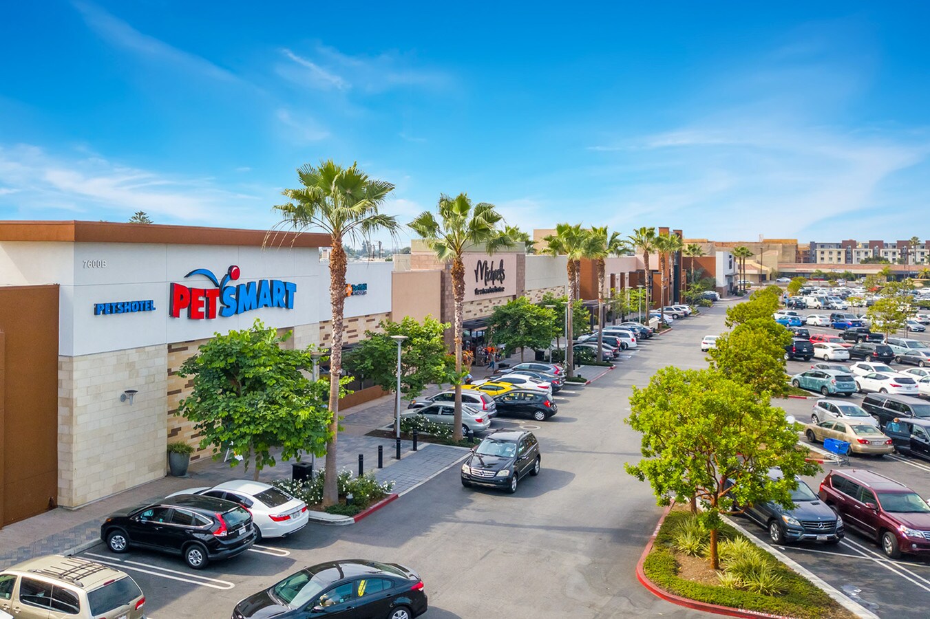 74907664 Edinger Ave, Huntington Beach 92647 Edinger Plaza