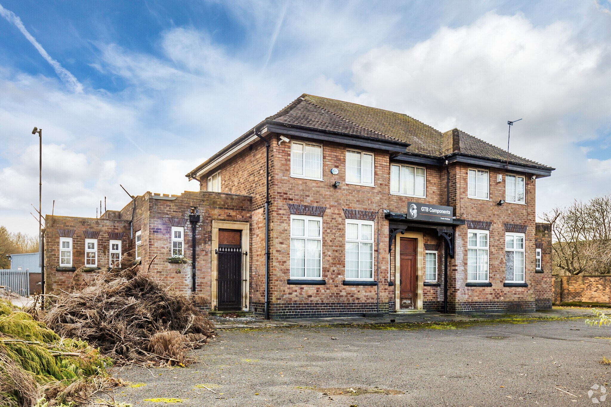 Fleet Lane portfolio of 2 properties for sale on LoopNet.co.uk Primary Photo- Image 1 of 11