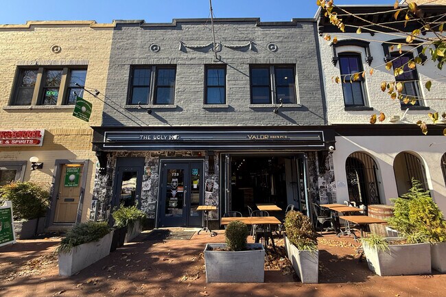 More details for 723 8th St SE, Washington, DC - Retail for Sale