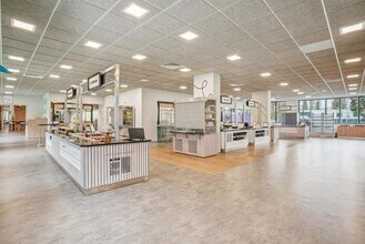 32 Avenue Pablo Picasso, Nanterre to rent Interior Photo- Image 1 of 10