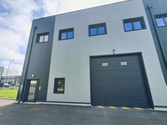 Location Local d'activités 363 m²