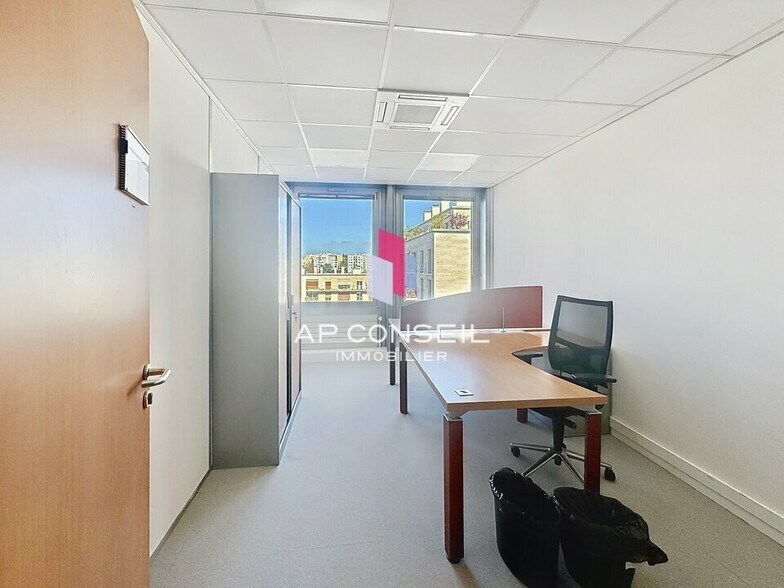 Office in Versailles to rent - Interior Photo - Image 3 of 14