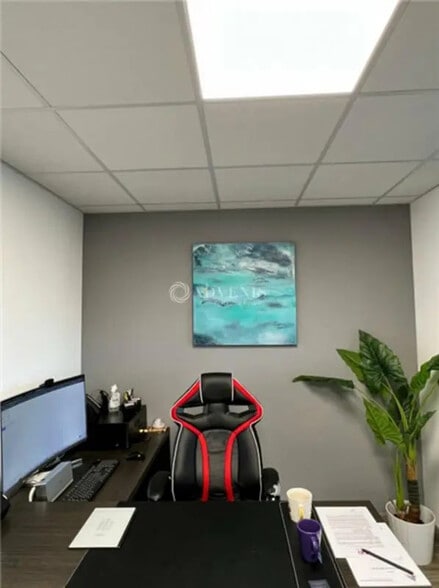 Office in Lattes to rent - Interior Photo - Image 3 of 4