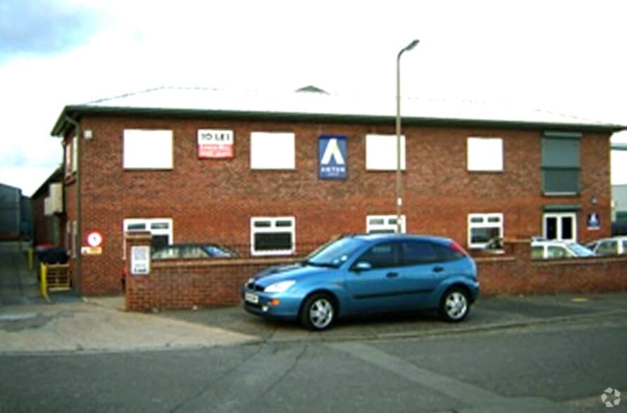 45 Tallon Rd, Brentwood to rent - Building Photo - Image 2 of 4