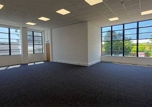 35-37 Bury Mead Rd, Hitchin to rent Interior Photo- Image 1 of 2