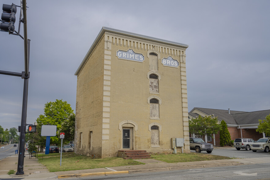 1 N State St, Lexington, NC for sale - Building Photo - Image 2 of 15