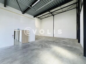 Light Industrial in Collégien to rent Interior Photo- Image 2 of 6