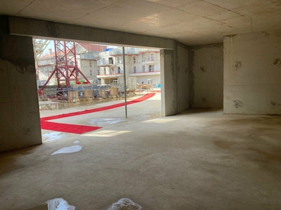 Retail in Morsang-sur-Orge for sale Construction Photo- Image 1 of 11