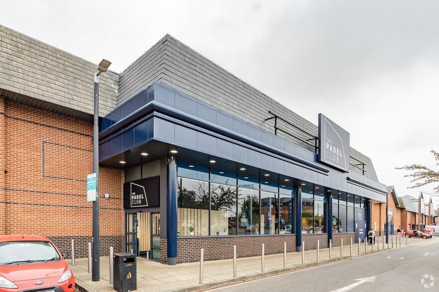 St. Ann Way, Gloucester to rent - Primary Photo - Image 1 of 3