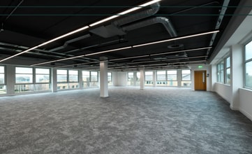 5500 Lakeside, Cheadle to rent Interior Photo- Image 2 of 3