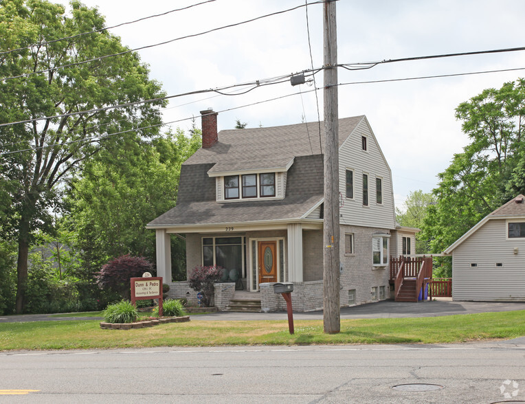 229 Empire Blvd, Rochester, NY for sale - Primary Photo - Image 1 of 1