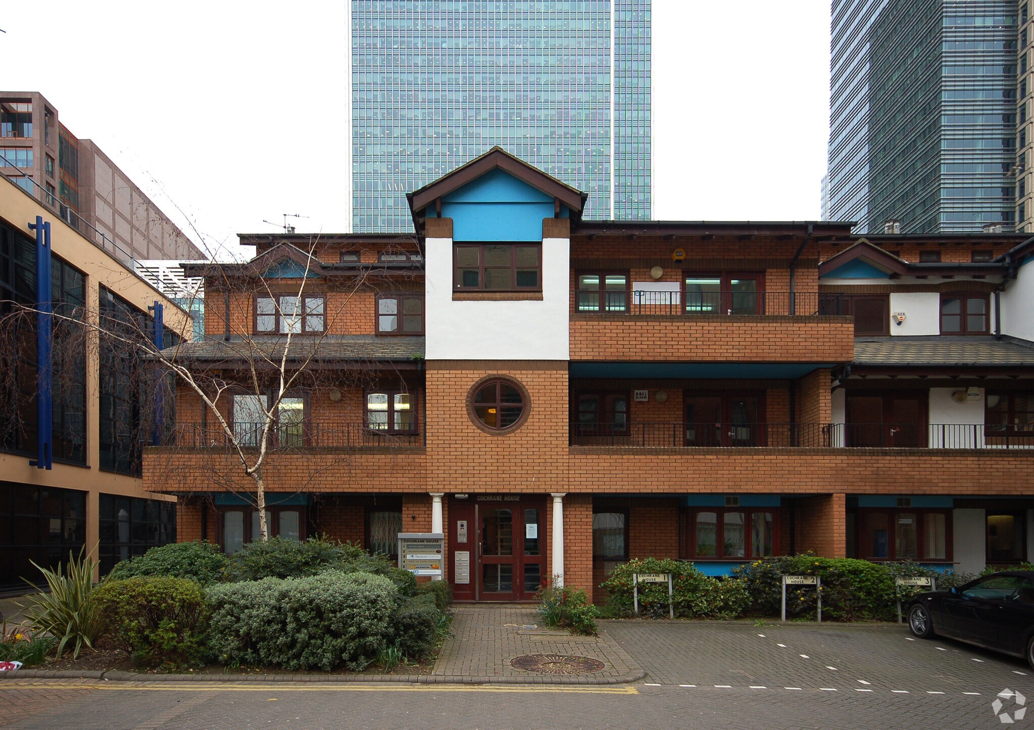 Admirals Way, London to rent Primary Photo- Image 1 of 7