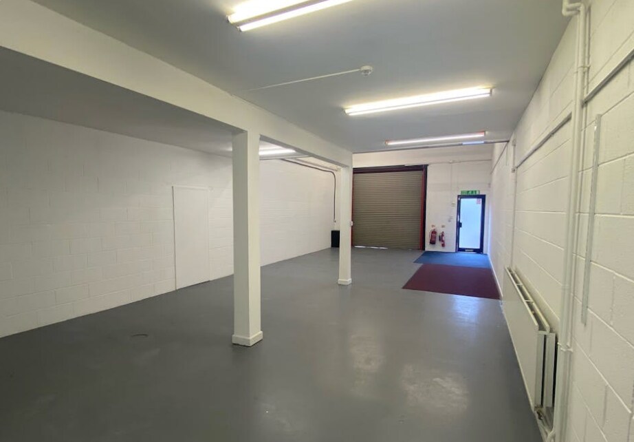 Airport Service Rd, Portsmouth to rent Interior Photo- Image 1 of 6