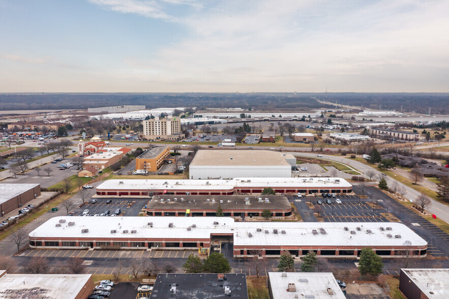 620-630 Tollgate Rd, Elgin, IL for rent - Aerial - Image 2 of 7