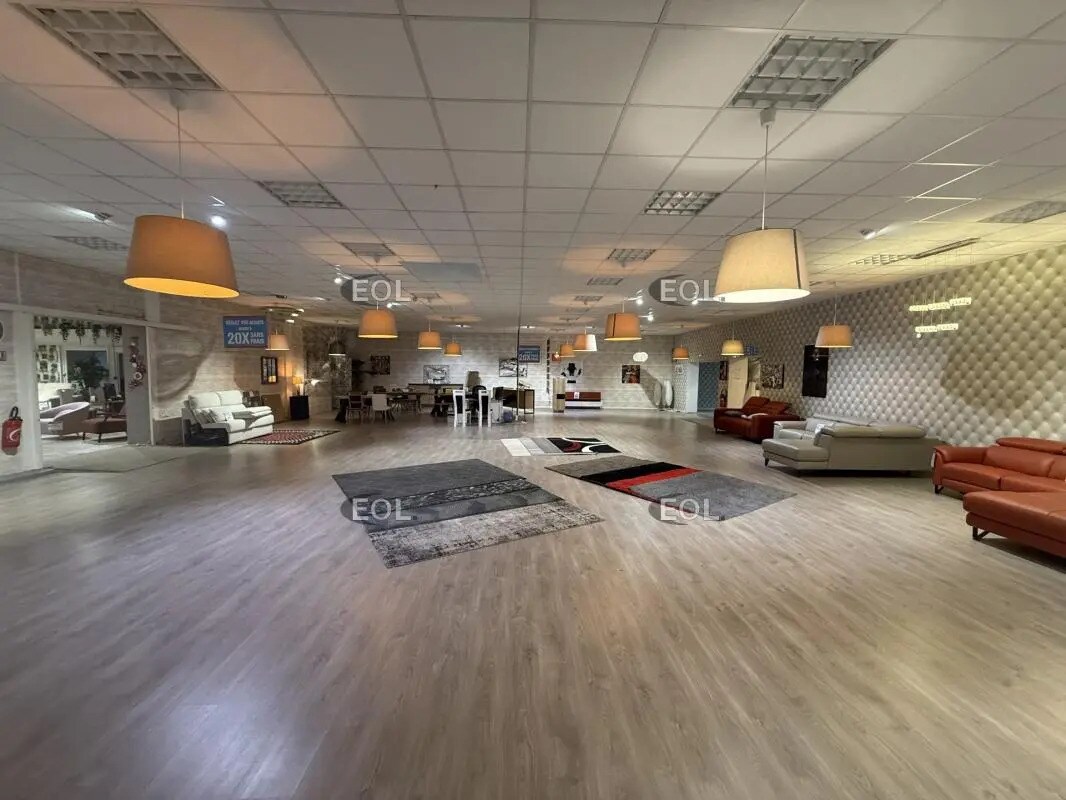 Light Industrial in Coulommiers for sale Interior Photo- Image 1 of 12