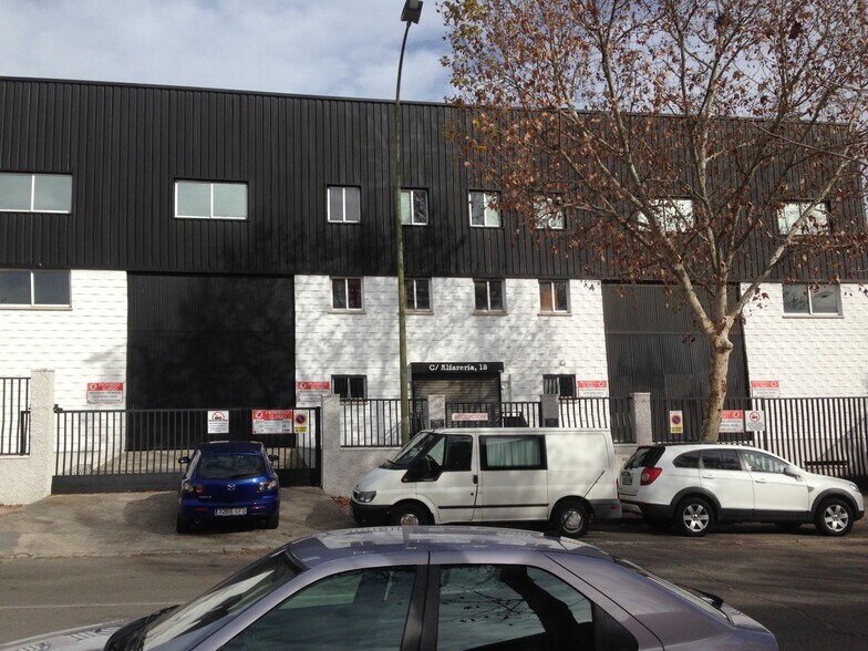 Calle Alfarería, Móstoles, Madrid for sale - Building Photo - Image 3 of 7