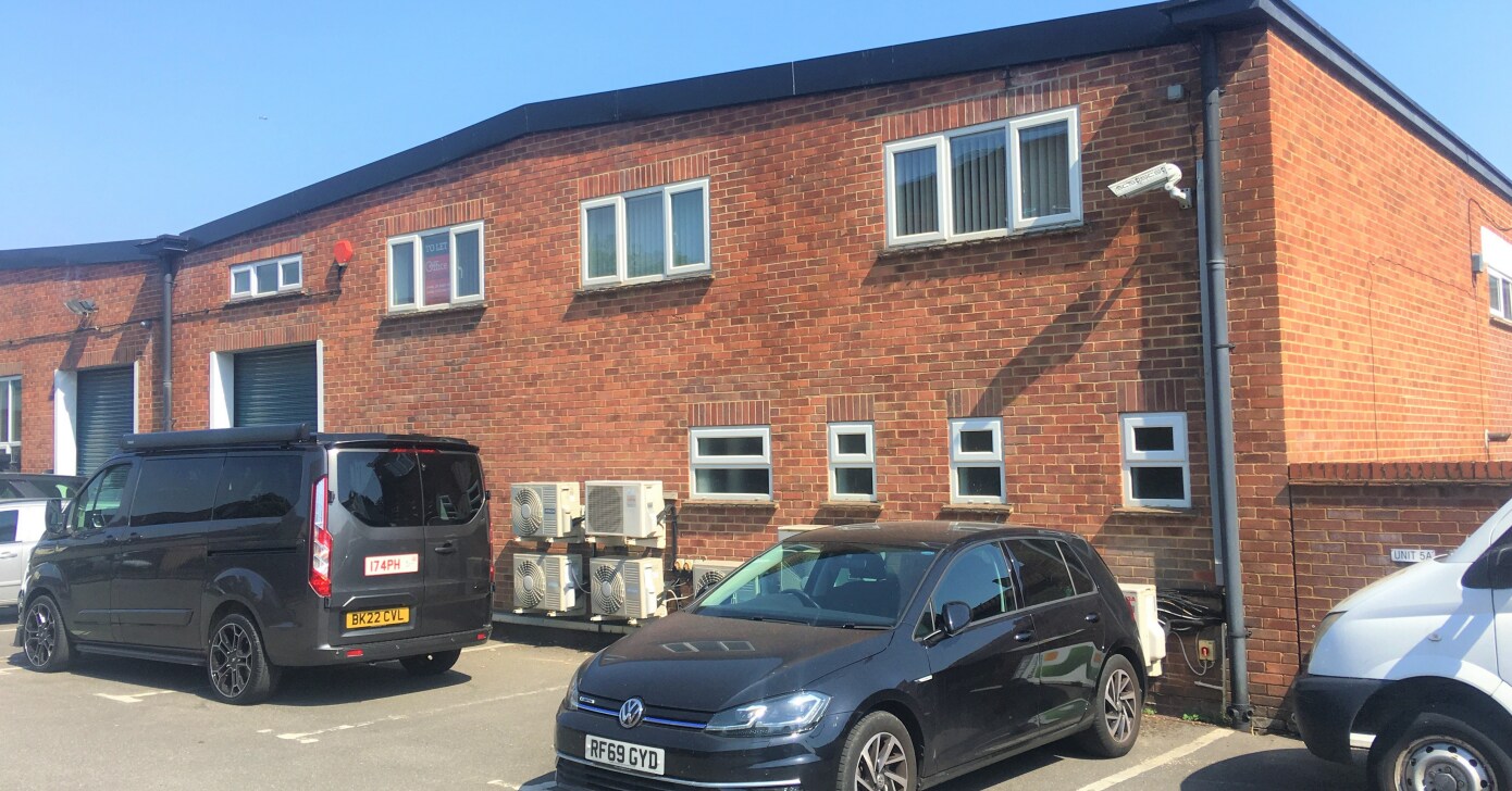 Queensmead Rd, High Wycombe for sale Primary Photo- Image 1 of 1