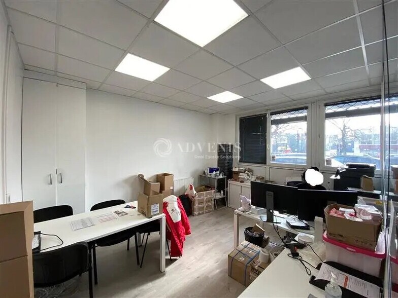 Office in Créteil to rent - Interior Photo - Image 2 of 10