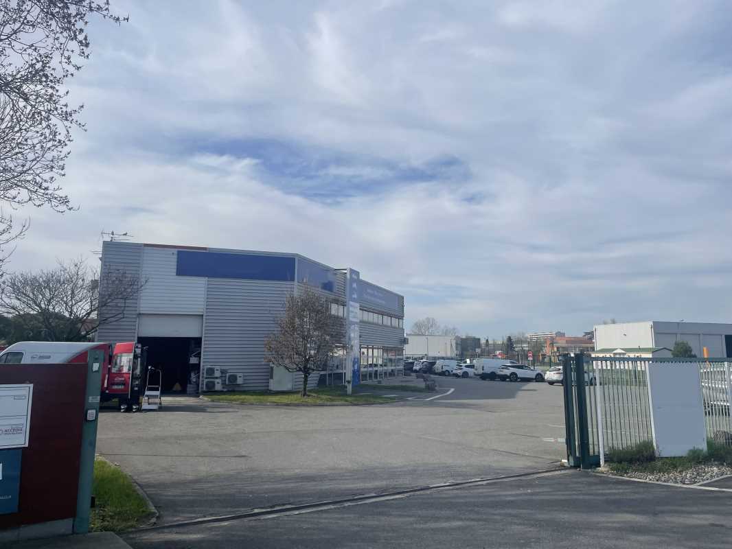 Light Industrial in Toulouse to rent Building Photo- Image 1 of 4