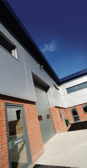 Sterte Rd, Poole to rent - Primary Photo - Image 1 of 5