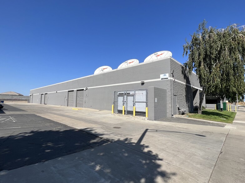 4211 Coronado Ave, Stockton, CA for rent - Building Photo - Image 2 of 4