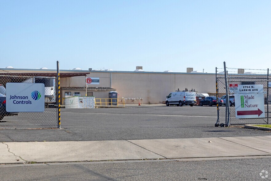 2794 N Larkin Ave, Fresno, CA for sale - Building Photo - Image 2 of 5