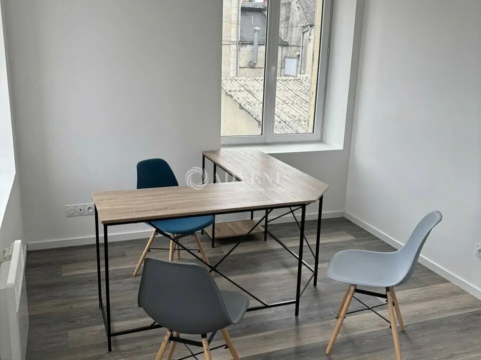 Location Bureaux 15 m² - Photo 1