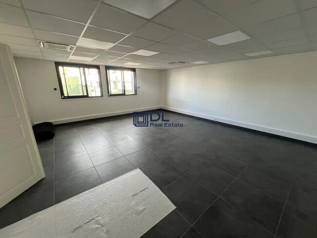 Location Entrepôt 1 900 m²