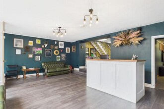 29 Blue St, Carmarthen to rent Interior Photo- Image 2 of 12