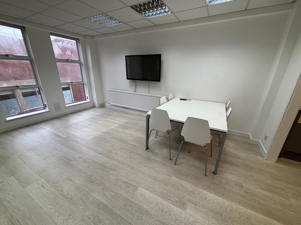 20 King St, Maidenhead to rent Interior Photo- Image 1 of 5