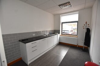 2 Candymill Ln, Hamilton to rent Interior Photo- Image 2 of 2