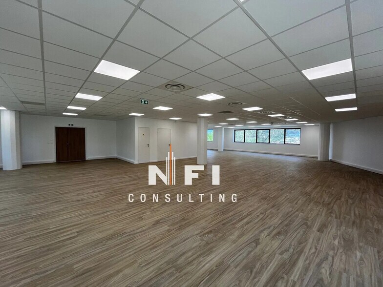 Office in Valbonne to rent - Interior Photo - Image 3 of 5