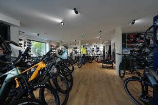 More details for 2 Rue Du Collovrier, Écully - Retail to Rent