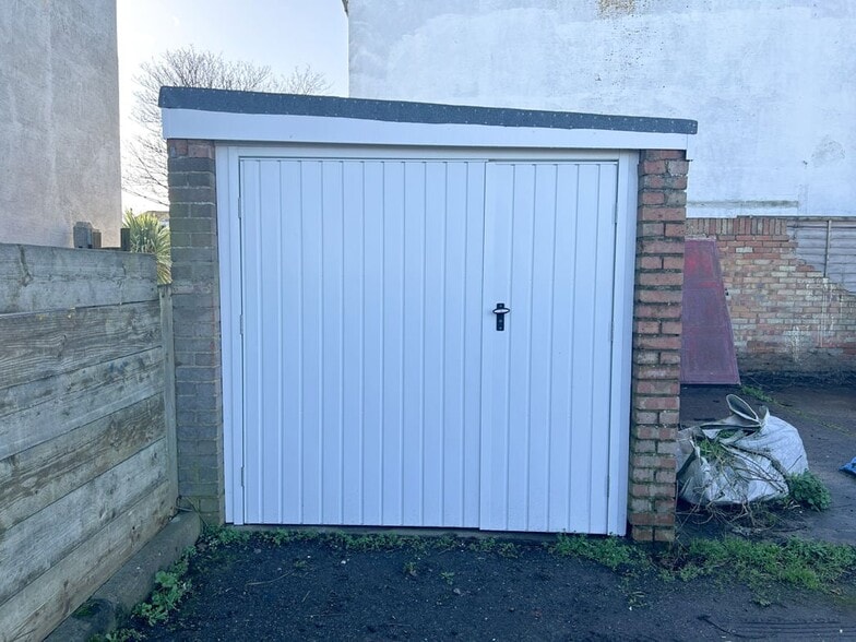 1 Melody Close, Sheerness for sale - Primary Photo - Image 1 of 2