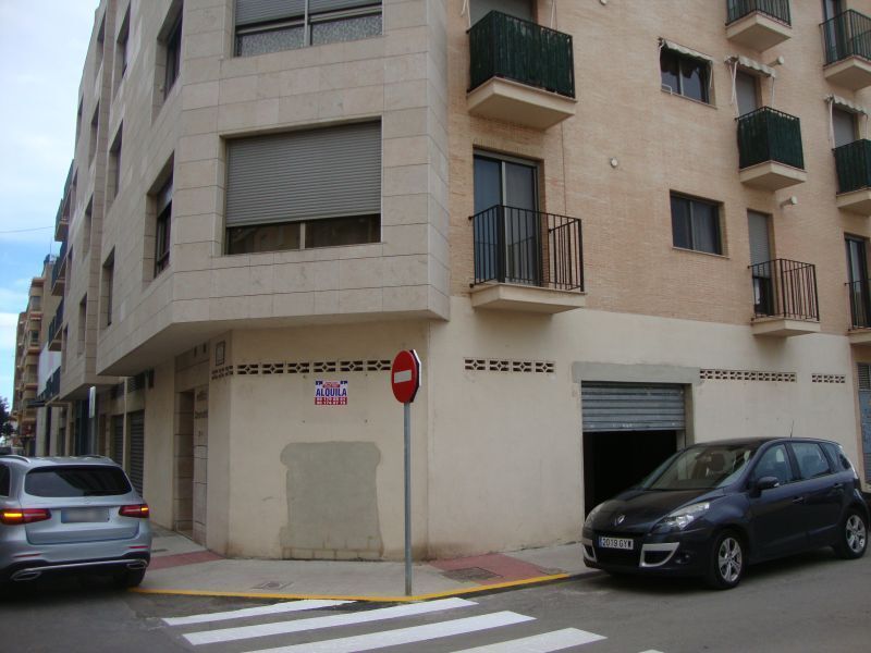 Retail in Benifaió to rent Building Photo- Image 1 of 5