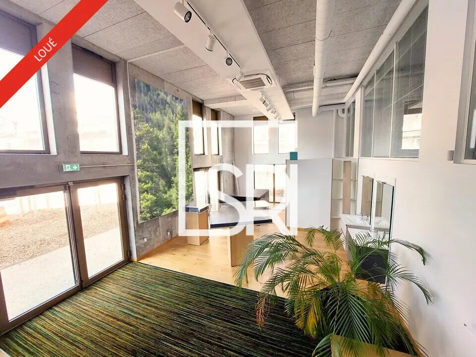 Location Bureaux 140 m² - Photo 1