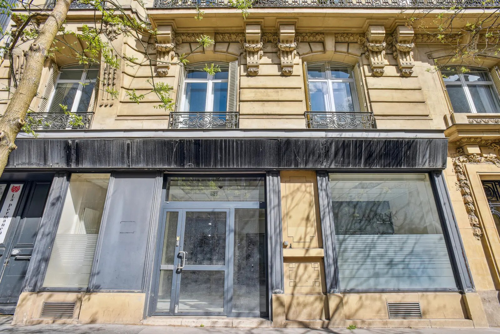 Retail in Paris to rent Building Photo- Image 1 of 3
