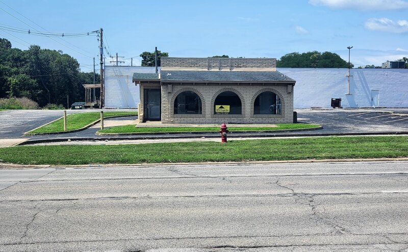 2801 N Main St, Decatur, IL for rent - Building Photo - Image 2 of 2