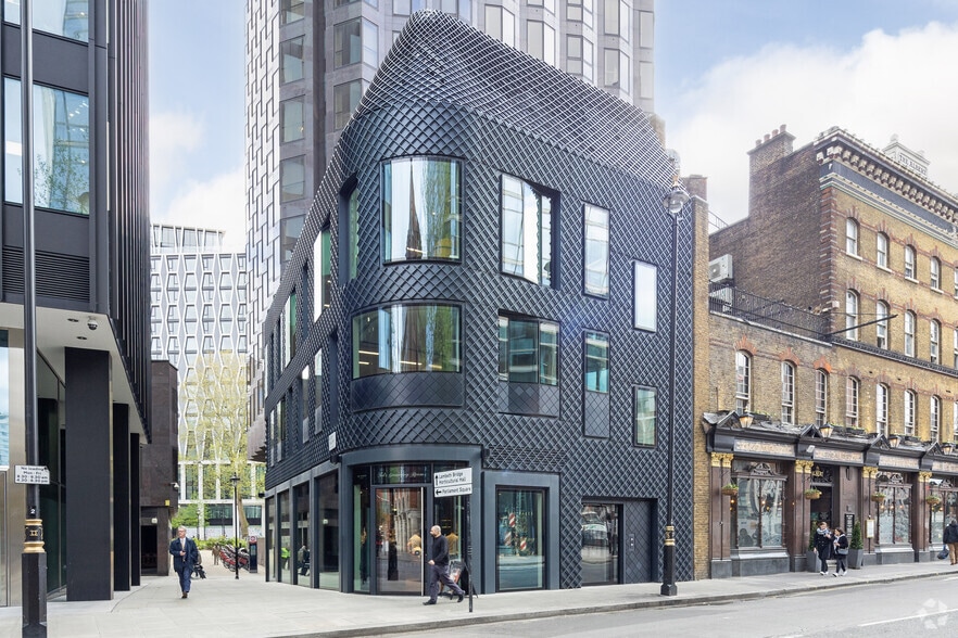 The Gate House, London for sale - Primary Photo - Image 1 of 1