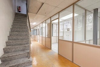 Retail in Barcelona, Barcelona to rent Interior Photo- Image 2 of 26