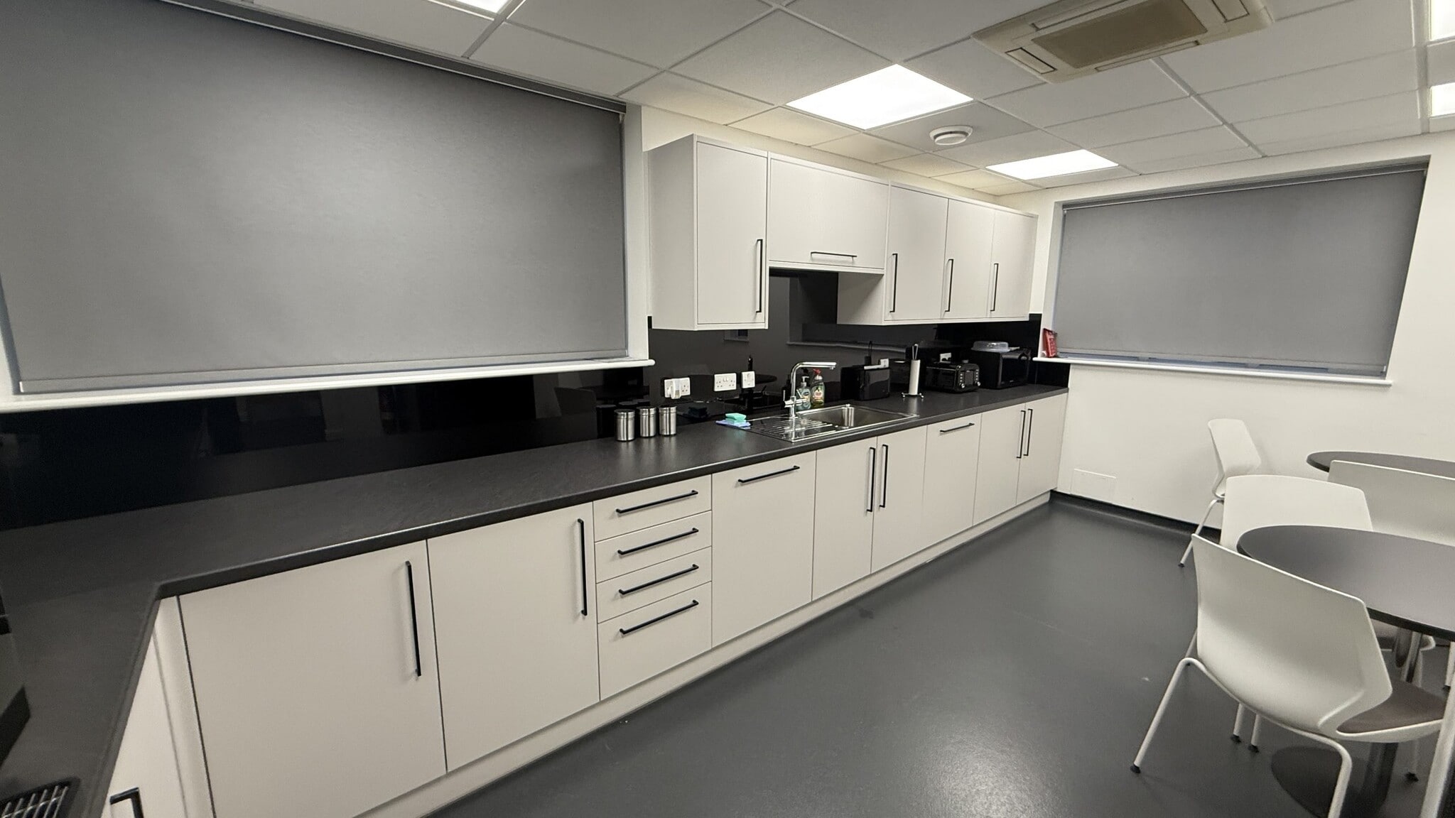 23 Station Clos, Potters Bar to rent Interior Photo- Image 1 of 4