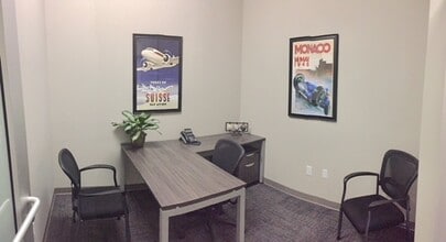 33 Market Point Dr, Greenville, SC to rent Interior Photo- Image 2 of 6