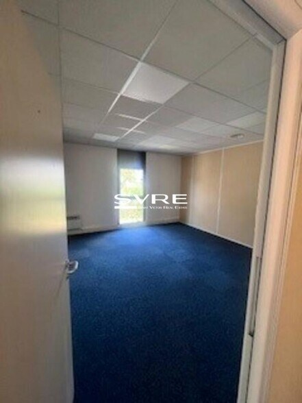 Office in Marseille to rent - Interior Photo - Image 2 of 13